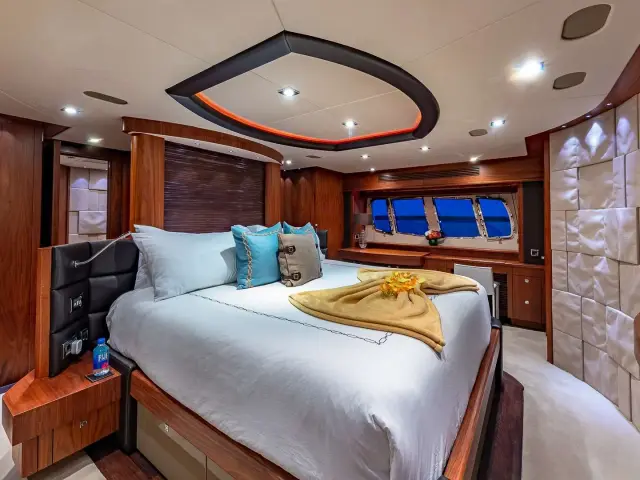 EMRYS | Sunseeker 98 — 20 / 22