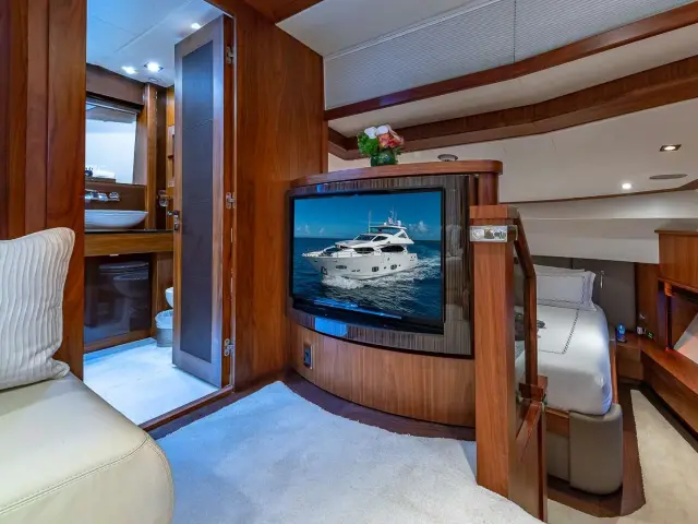 EMRYS | Sunseeker 98 — 18 / 22
