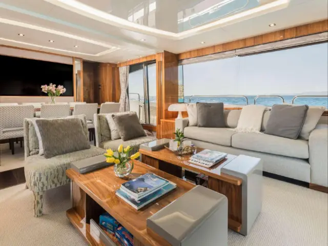 SEAWATER II | Sunseeker 86 — 18 / 39