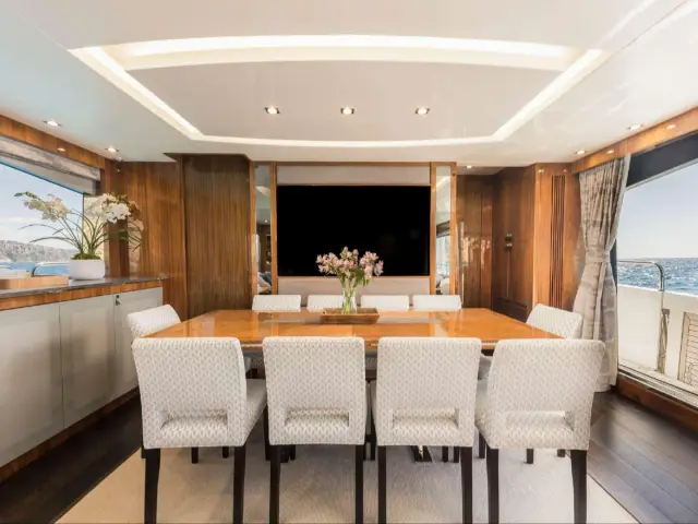 SEAWATER II | Sunseeker 86 — 20 / 39