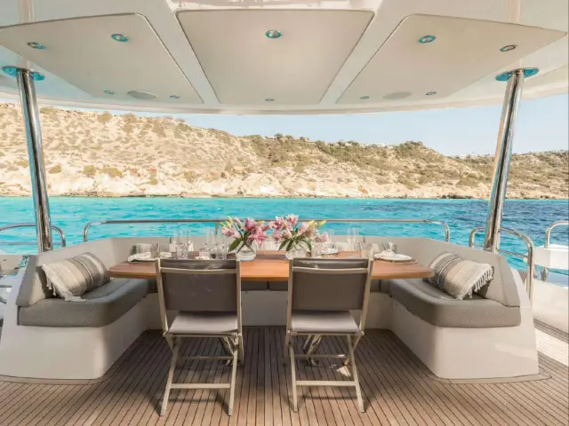 SEAWATER II | Sunseeker 86 — 9 / 39