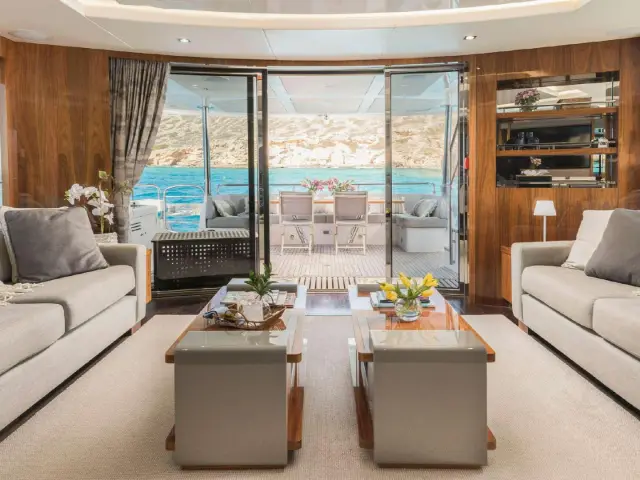 SEAWATER II | Sunseeker 86 — 16 / 39