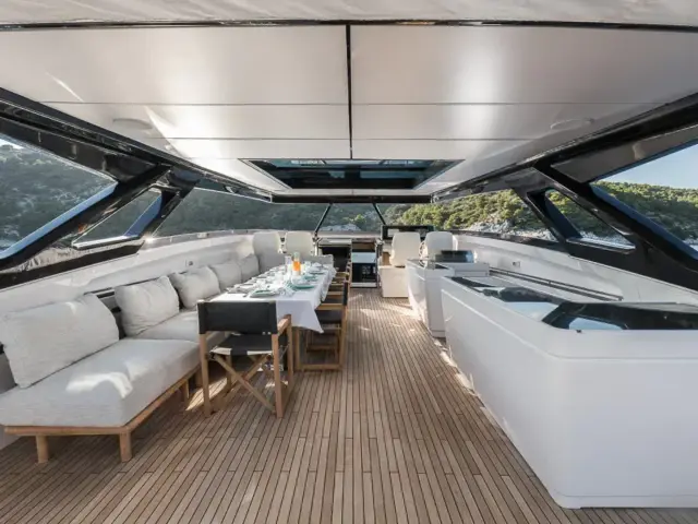 NAILU + | Ferretti 1000 — 13 / 34