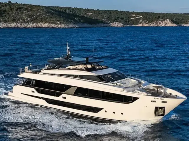 NAILU + | Ferretti 1000 — 2 / 34