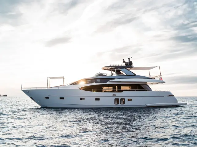 MOONSHOT | Sanlorenzo 80 — 38 / 61