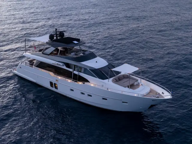 MOONSHOT | Sanlorenzo 80 — 33 / 61