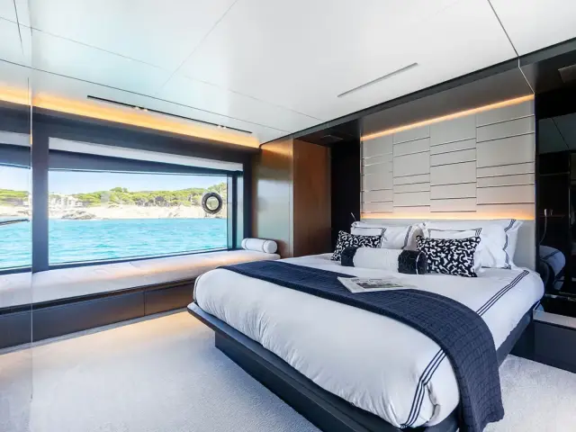 LEMON NOT LIME | Riva Corsaro 102 — 25 / 27