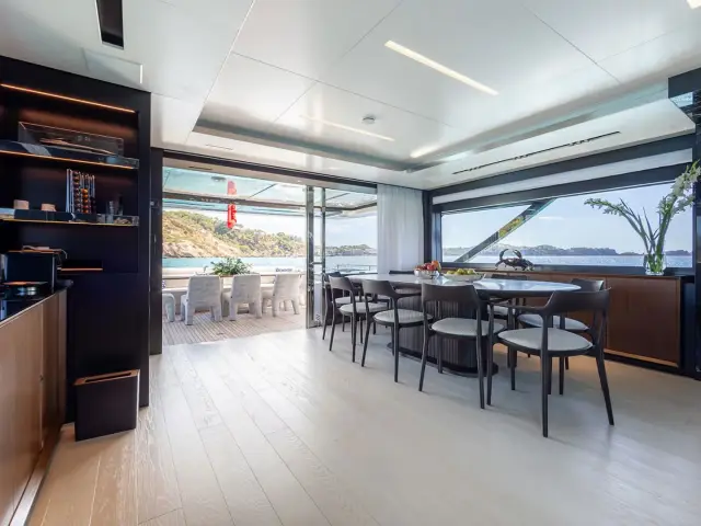 LEMON NOT LIME | Riva Corsaro 102 — 21 / 27