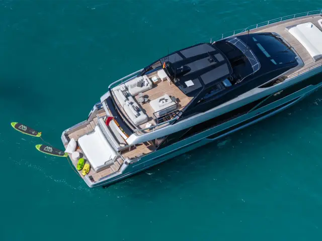 LEMON NOT LIME | Riva Corsaro 102 — 8 / 27