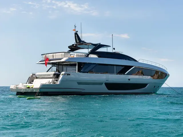 LEMON NOT LIME | Riva Corsaro 102 — 4 / 27