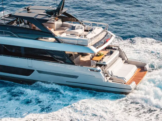 LEMON NOT LIME | Riva Corsaro 102 — 7 / 27
