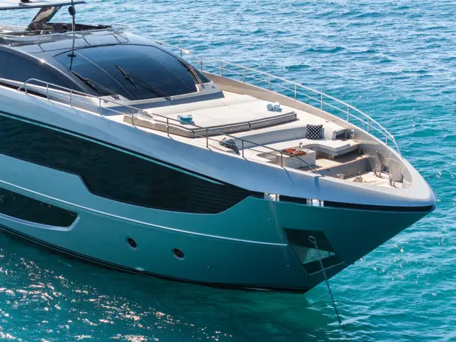 LEMON NOT LIME | Riva Corsaro 102 — 11 / 27