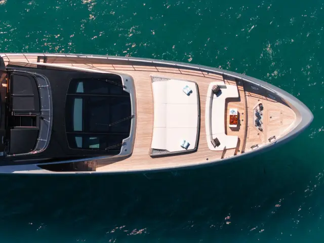 LEMON NOT LIME | Riva Corsaro 102 — 10 / 27