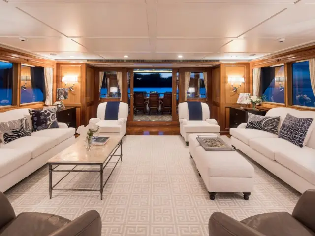 LADY VICTORIA | Feadship 120 — 11 / 18