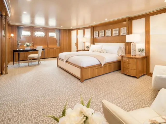 LADY VICTORIA | Feadship 120 — 14 / 18