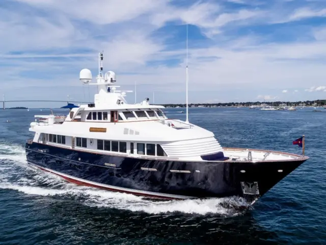 LADY VICTORIA | Feadship 120 — 1 / 18