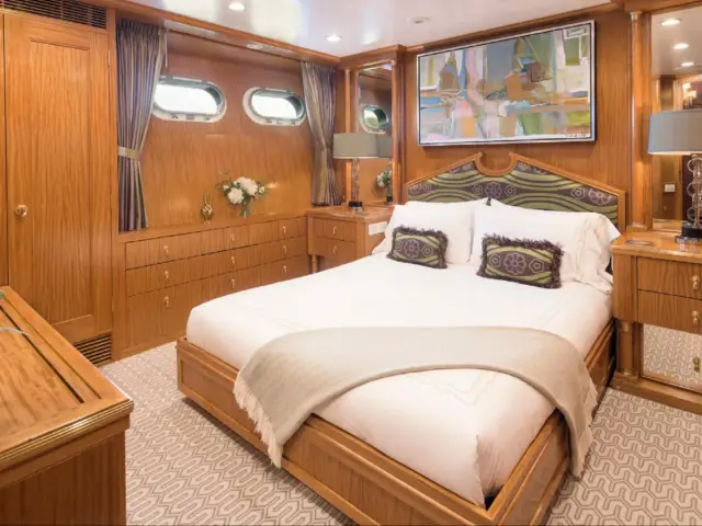 LADY VICTORIA | Feadship 120 — 18 / 18