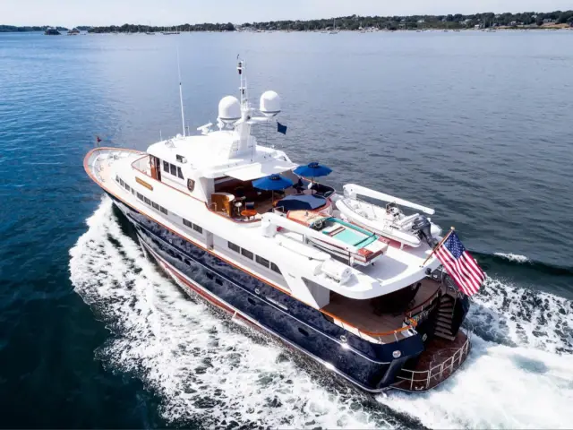LADY VICTORIA | Feadship 120 — 2 / 18