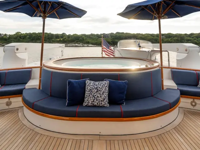 LADY VICTORIA | Feadship 120 — 8 / 18