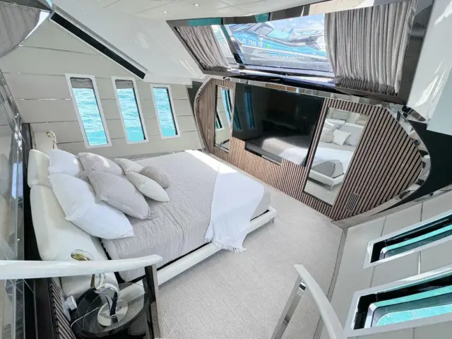 PRIVILEGE | Custom Line 112' — 17 / 26