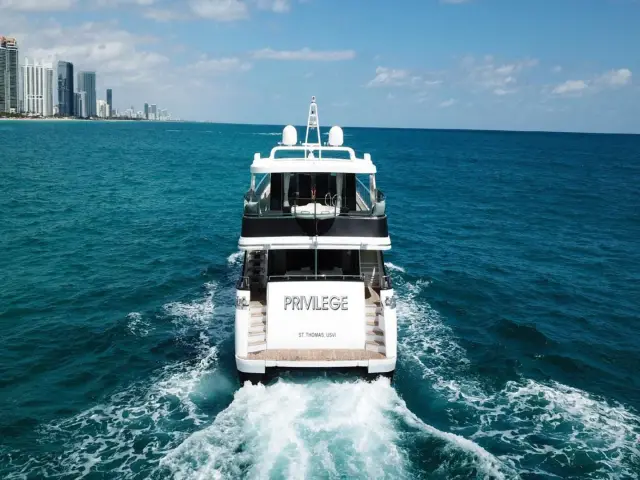 PRIVILEGE | Custom Line 112' — 4 / 26