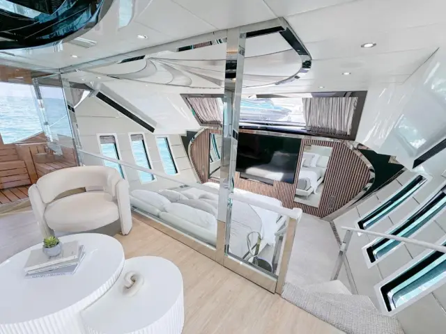 PRIVILEGE | Custom Line 112' — 14 / 26