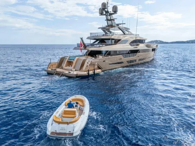 MY Anjelif | Columbus 50M — 8 / 47