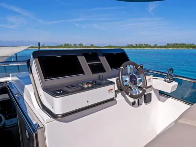 COMPASS | Azimut 88 — 23 / 64