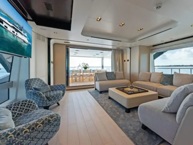 COMPASS | Azimut 88 — 39 / 64