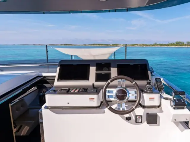 COMPASS | Azimut 88 — 58 / 64