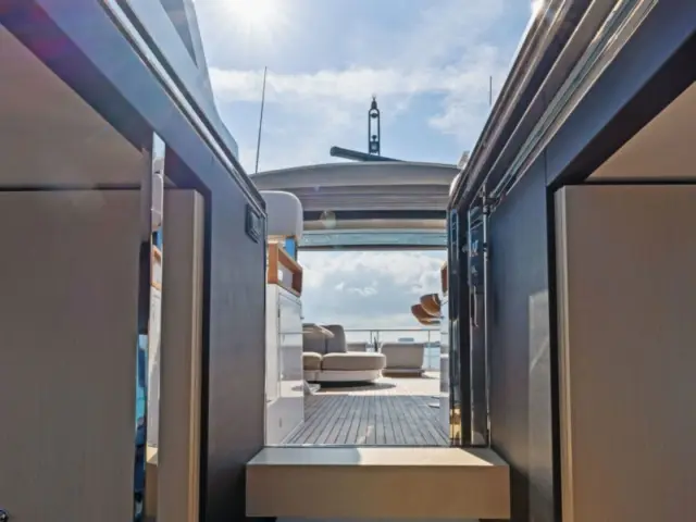 COMPASS | Azimut 88 — 49 / 64