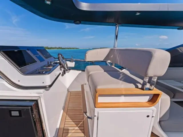 COMPASS | Azimut 88 — 11 / 64
