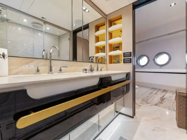 COMPASS | Azimut 88 — 13 / 64