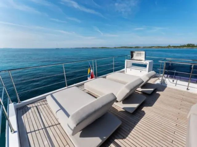 COMPASS | Azimut 88 — 17 / 64