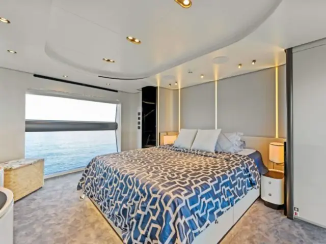 COMPASS | Azimut 88 — 37 / 64