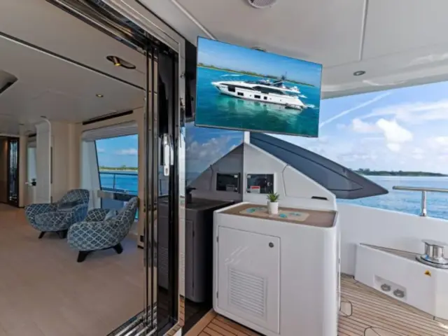 COMPASS | Azimut 88 — 19 / 64