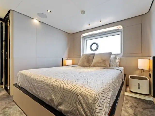 COMPASS | Azimut 88 — 47 / 64