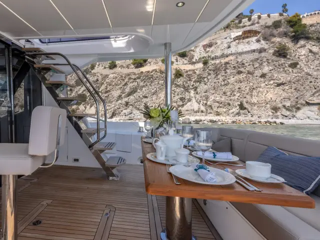 MY Lanonno | Sunseeker Manhattan 66 — 15 / 30