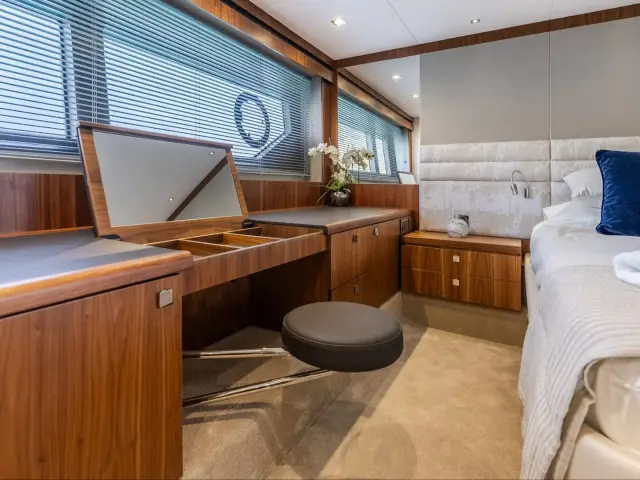 MY Lanonno | Sunseeker Manhattan 66 — 24 / 30