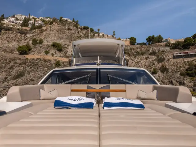 MY Lanonno | Sunseeker Manhattan 66 — 6 / 30