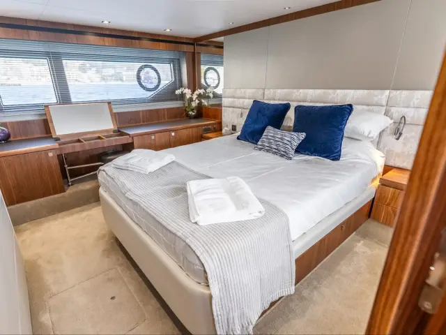 MY Lanonno | Sunseeker Manhattan 66 — 21 / 30