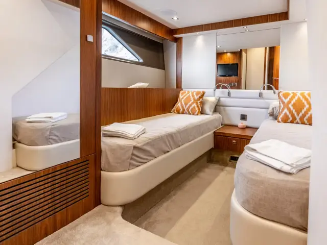 MY Lanonno | Sunseeker Manhattan 66 — 29 / 30