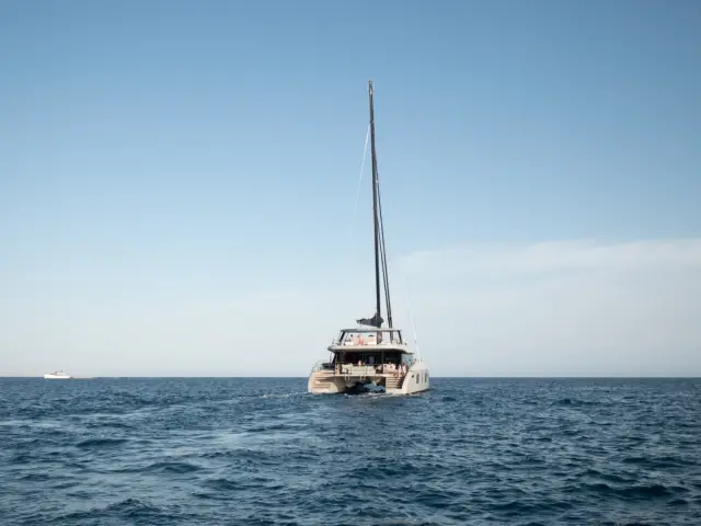 SHADES OF GREY | Sunreef 80 — 9 / 45