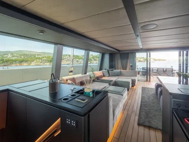 SHADES OF GREY | Sunreef 80 — 39 / 45