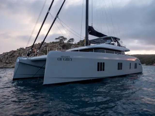 SHADES OF GREY | Sunreef 80 — 1 / 45
