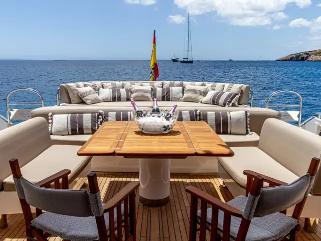 BASAD | Sunseeker Predator 84 — 14 / 37