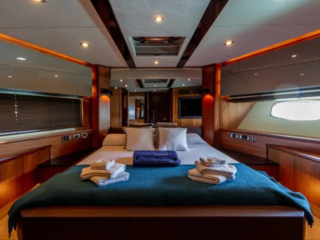 BASAD | Sunseeker Predator 84 — 29 / 37