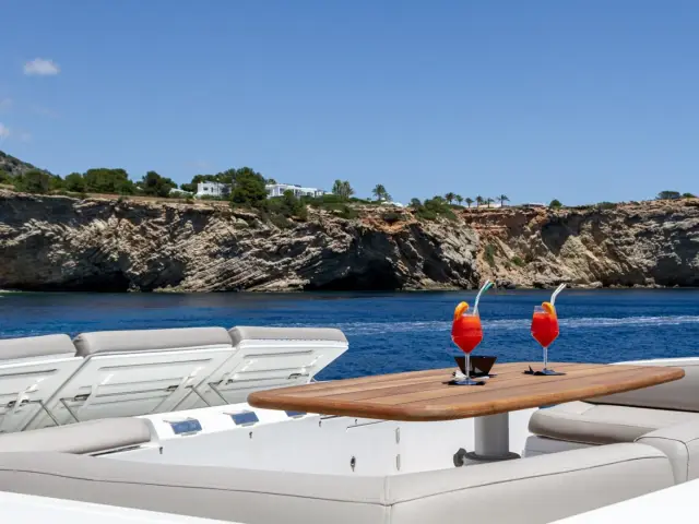 BASAD | Sunseeker Predator 84 — 18 / 37