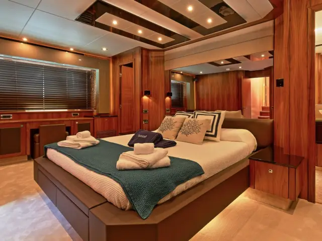 BASAD | Sunseeker Predator 84 — 34 / 37