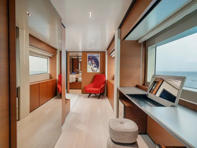 DIANA II | Custom Line Navetta 33 — 35 / 61